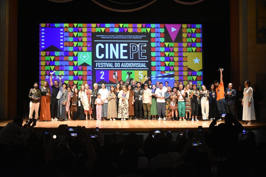 Cine-PE: ‘A Melhor Mãe do Mundo’ e ‘Senhoritas’ lideram premiação